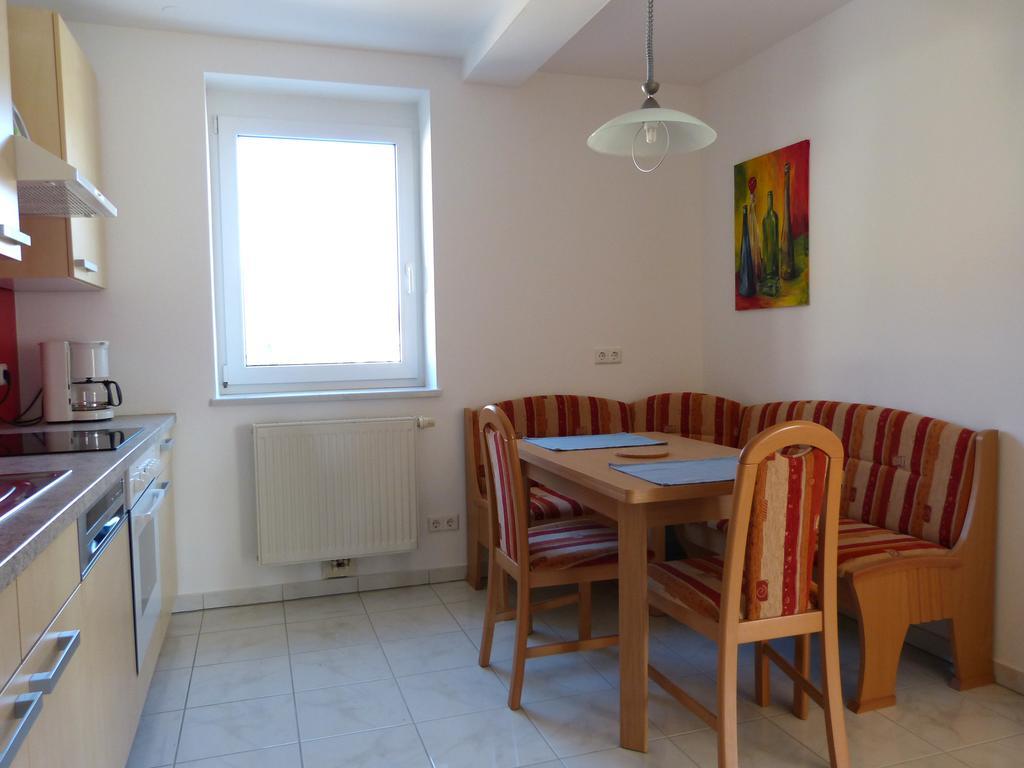 Ferienwohnung Kern Bodensdorf Pokoj fotografie